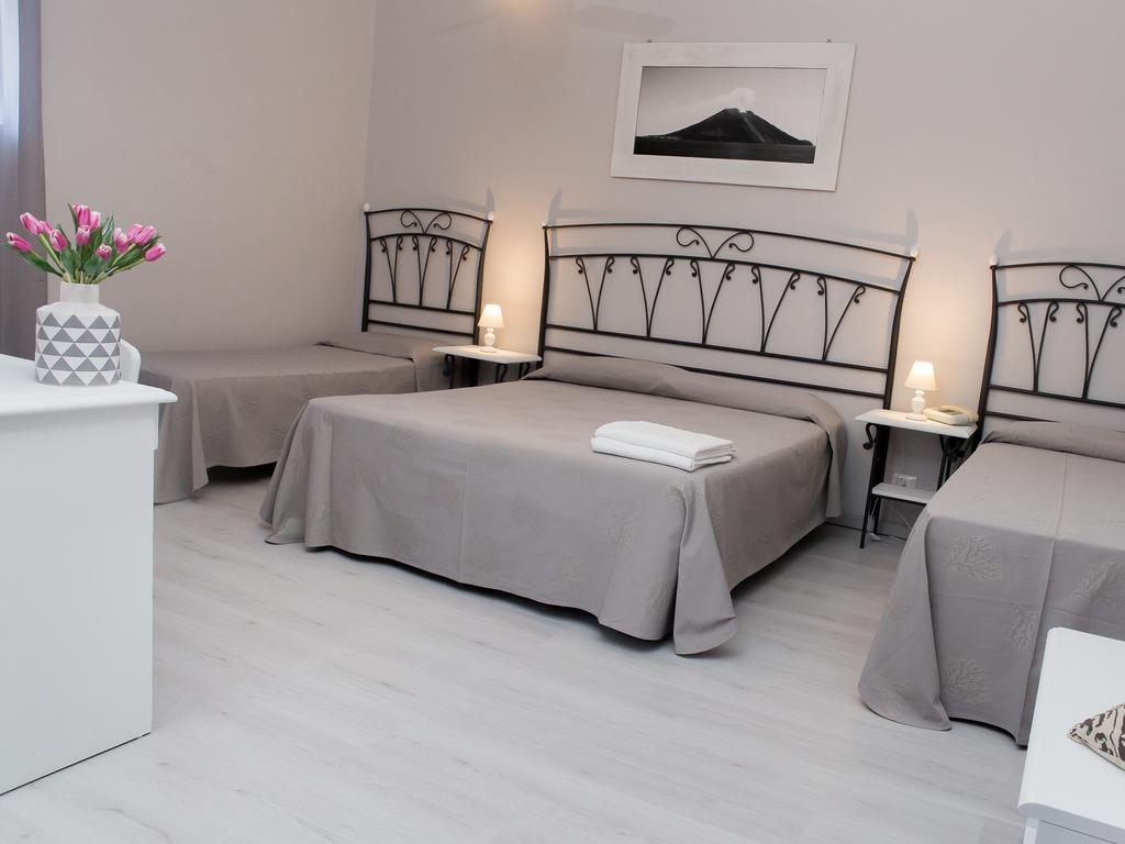 Pietra Pomice 3* Canneto (Lipari)